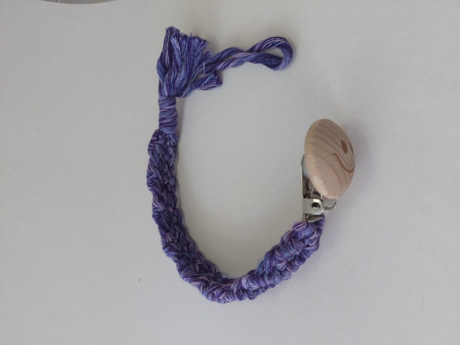 Violetinis čiulptuko laikiklis - kramtukas